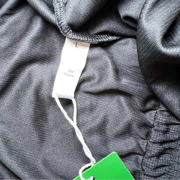 NWT Halara V-Neck Romper, Elastic Waist, Pleated, Waffle Fabric - Picture 4 of 6